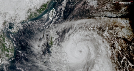 2526 鳳凰 升格中颱 直撲菲律賓 後期大角度北轉趨向台灣