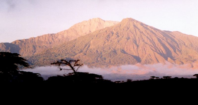 梅魯火山.jpg