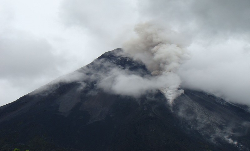 阿雷納爾火山.jpg