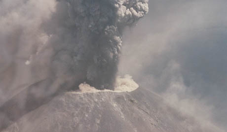 卡利姆斯基火山.jpg