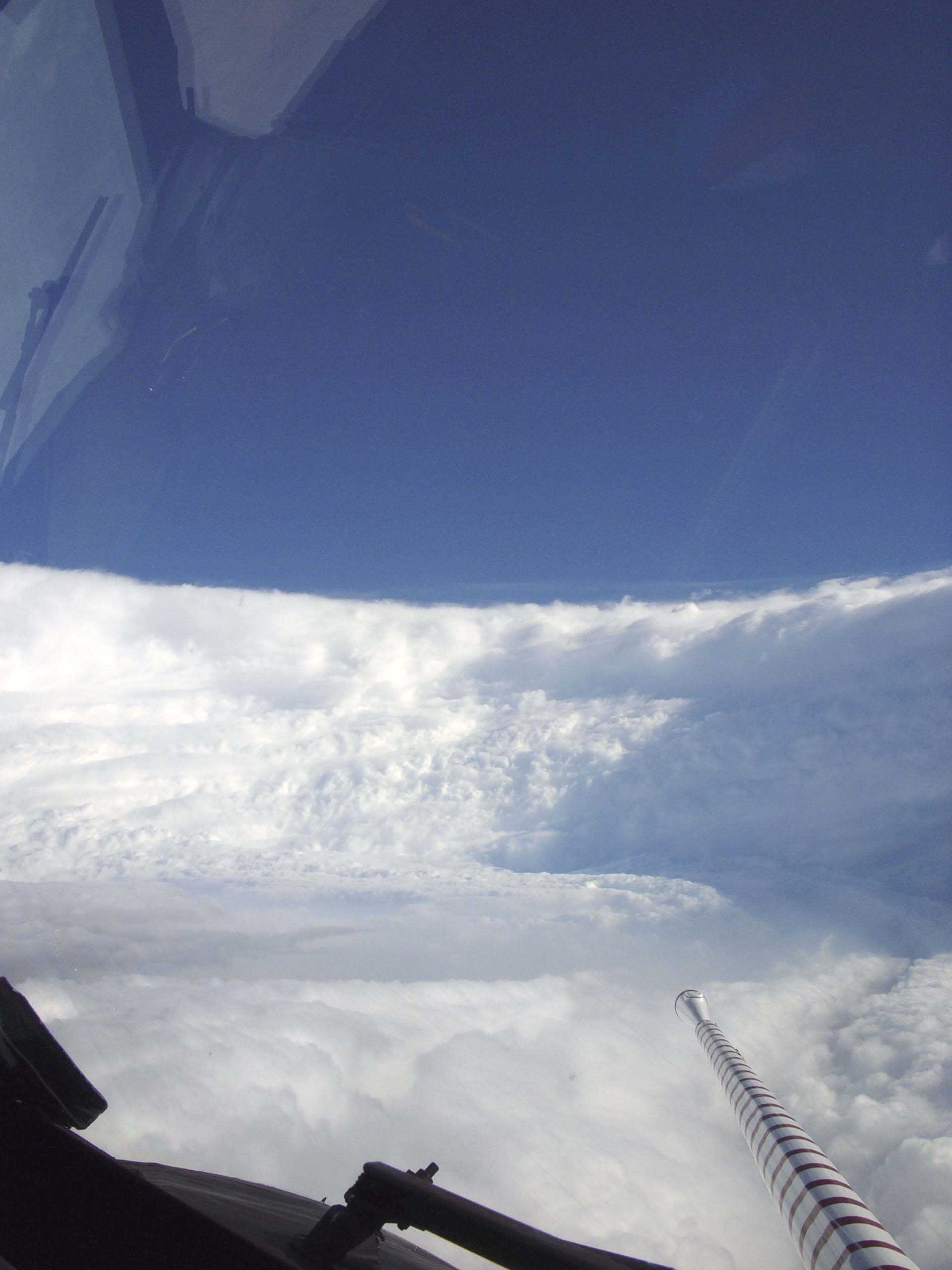 Hurricane_Katrina_Eye_viewed_from_Hurricane_Hunter.jpg