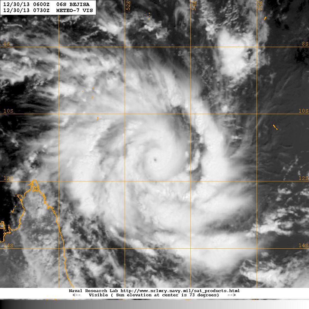 20131230.0730.meteo7.x.vis1km_high.06SBEJISA.60kts-978mb-112S-529E.100pc.jpg