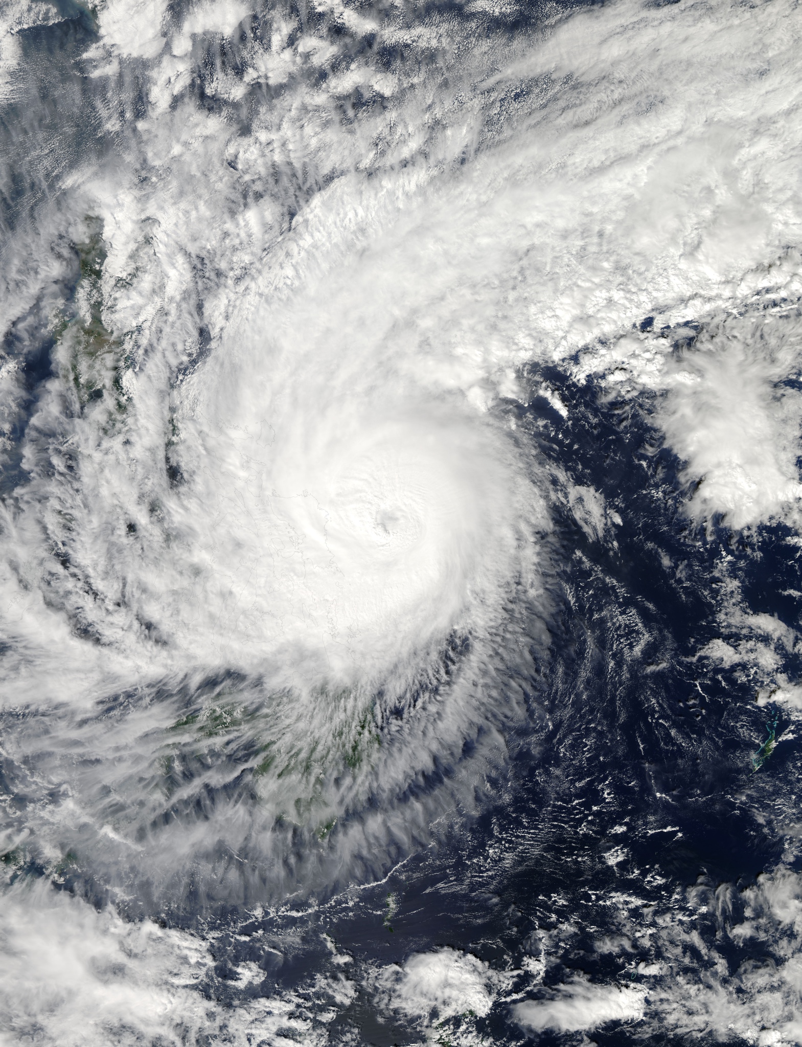 Hagupit 2014-12-06 0500Z.jpg