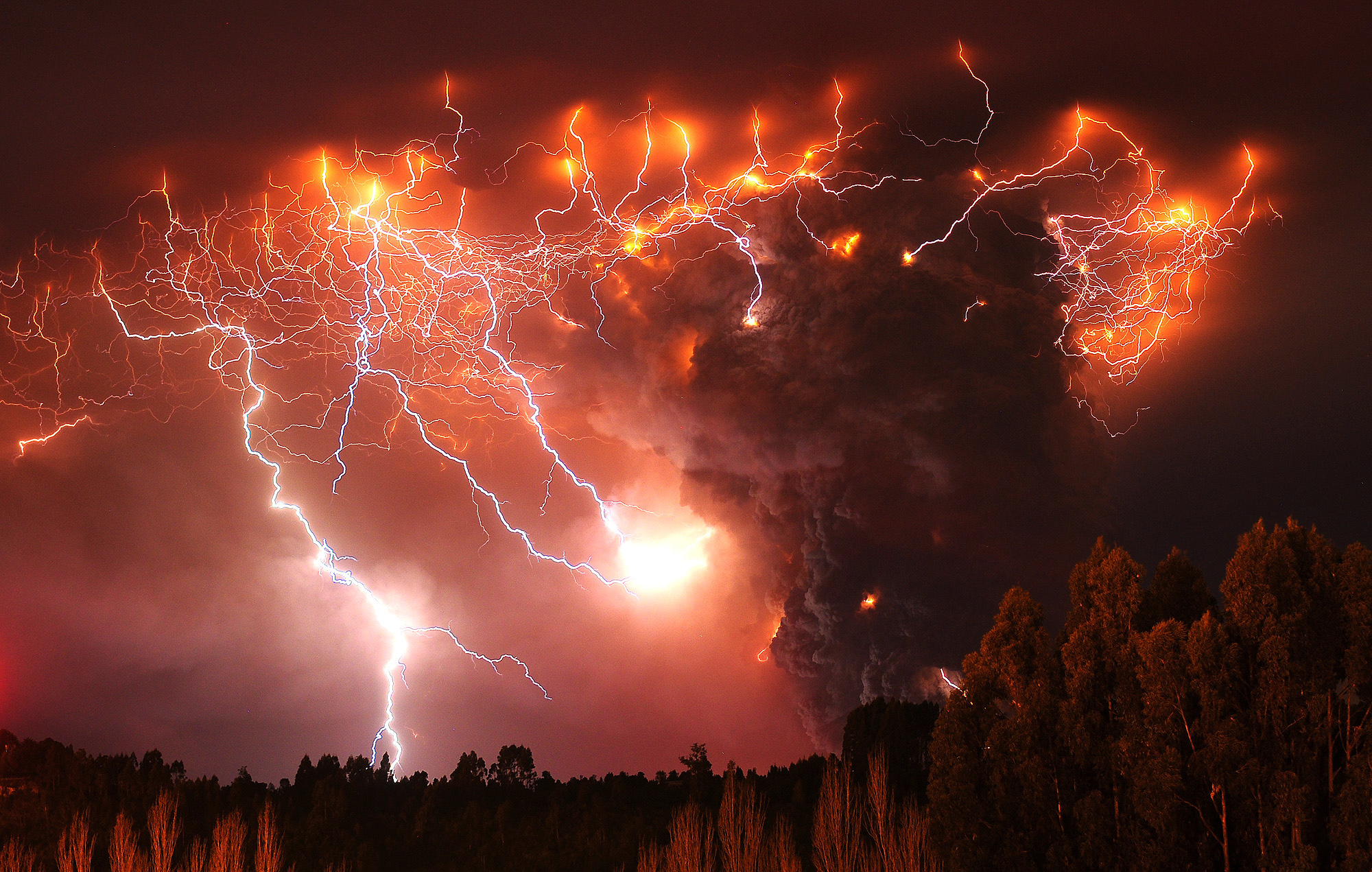 APTOPIX-Chile-Volcano.jpg