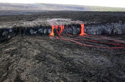 夏威夷  啟勞亞火山.jpg